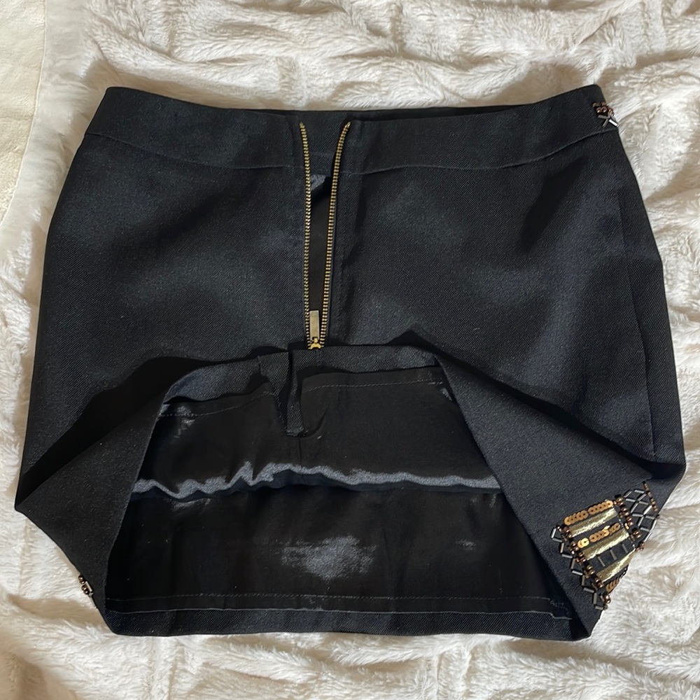 DejaVu Sequined Mini Skirt - Picture 9 of 11